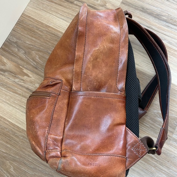 Vintage Distressed Leather Backpack, Fossil - Picture 4 of 13